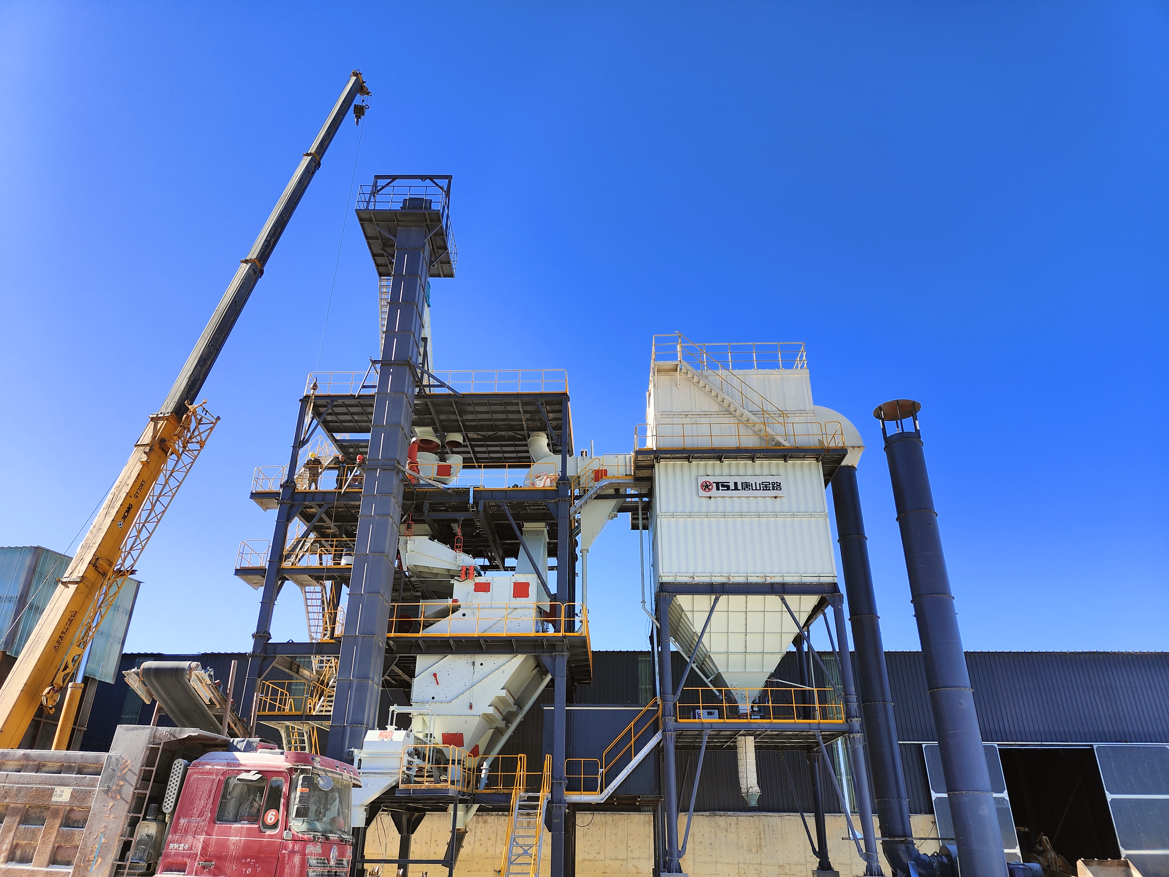 告別粉塵污水！干法制砂樓引領(lǐng)行業(yè)綠色轉(zhuǎn)型